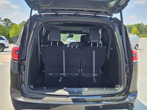 New 2026 Chrysler Pacifica Select image 25