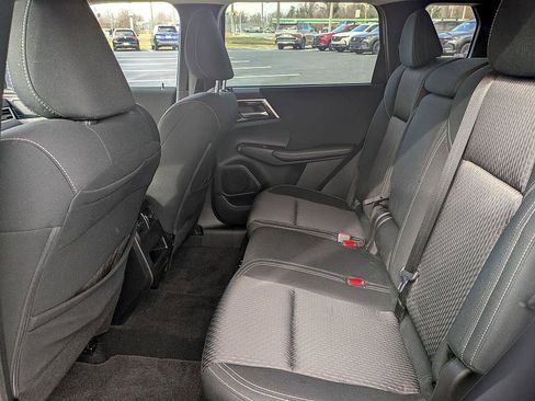 Used 2022 Mitsubishi Outlander ES image 22