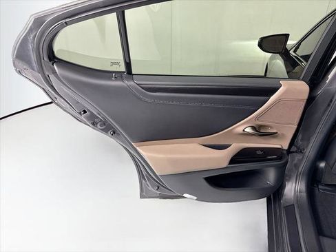 Certified 2023 Lexus ES 300h w/ Accessory Package (Z1) image 27