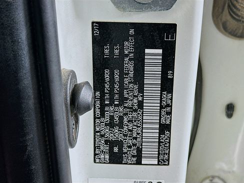 Used 2018 Toyota 4Runner Limited AWD/4WD image 12