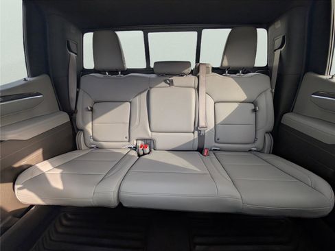 New 2026 Chevrolet Silverado 1500 LTZ w/ LTZ Convenience Package II AWD/4WD image 31