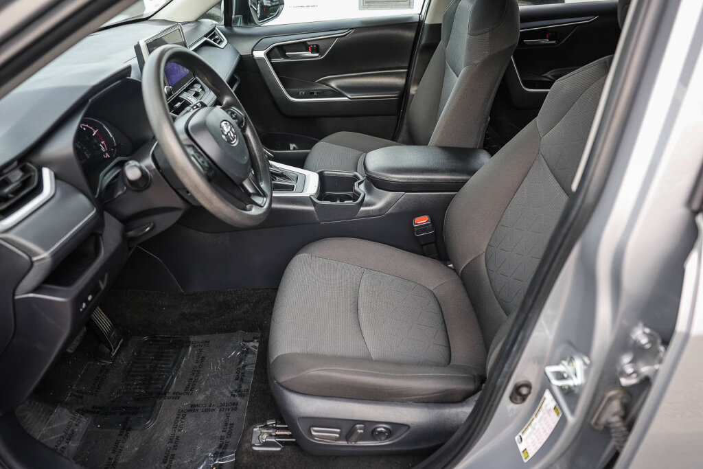 Certified 2025 Toyota RAV4 XLE FWD image 12