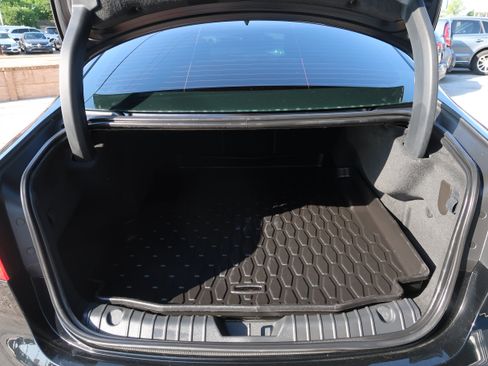 Used 2016 Jaguar XF R-Sport RWD image 46