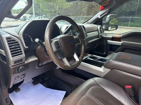 Used 2017 Ford F250 King Ranch w/ King Ranch Ultimate Package AWD/4WD image 9