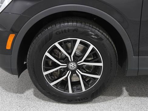 Certified 2021 Volkswagen Tiguan SE image 21
