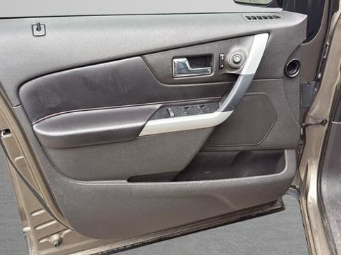 Used 2013 Ford Edge SEL FWD image 11