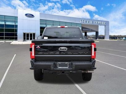 New 2026 Ford F250 Lariat w/ Black Appearance Package