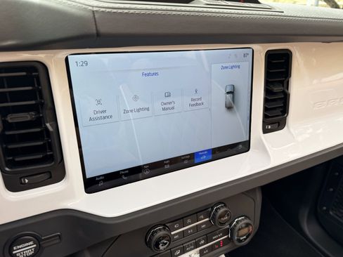 Used 2025 Ford Bronco Outer Banks image 32