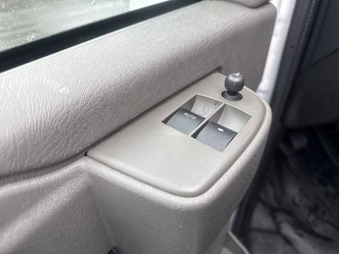 Used 2024 GMC Savana 2500 w/ Driver Convenience Package image 15