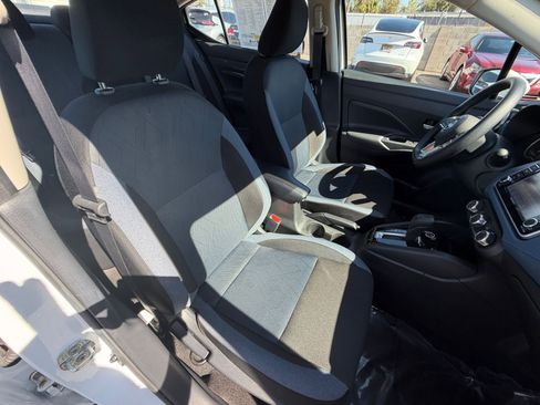 Used 2025 Nissan Versa SV FWD image 34