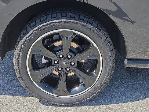 Used 2023 Ford Expedition Limited AWD/4WD image 7