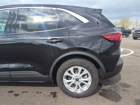 Used 2023 Ford Escape Active w/ Cold Weather Package image 16