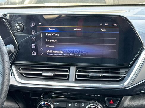 Used 2026 Chevrolet Trax RS image 23