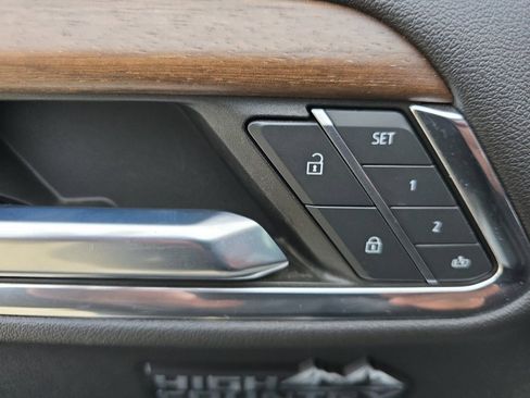 Used 2023 Chevrolet Silverado 1500 High Country w/ Technology Package image 18