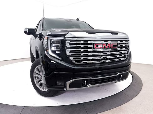 Used 2024 GMC Sierra 1500 Denali w/ Technology Package AWD/4WD image 9