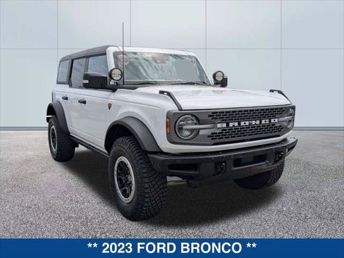 Certified 2023 Ford Bronco Badlands w/ Sasquatch Package AWD/4WD image 7