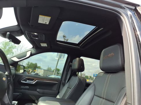 Used 2023 Chevrolet Silverado 1500 High Country w/ High Country Premium Package image 12