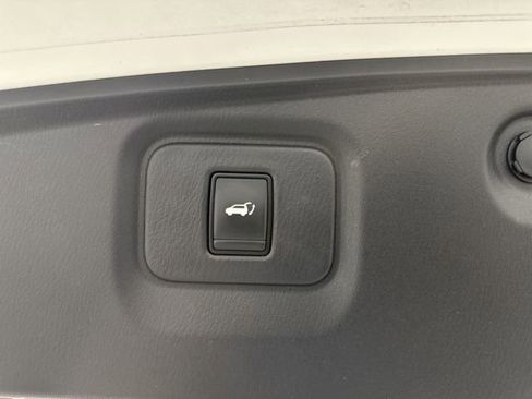 Used 2018 Nissan Pathfinder SL w/ Midnight Edition Package FWD image 26