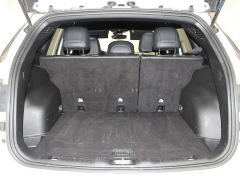 Used 2025 Jeep Compass Trailhawk AWD/4WD image 29