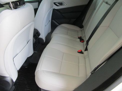 Used 2026 Land Rover Range Rover Velar Dynamic SE AWD/4WD image 17