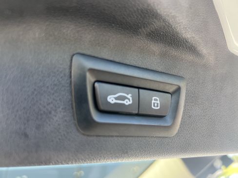 Used 2024 BMW X7 xDrive40i w/ M Sport Package AWD/4WD image 36