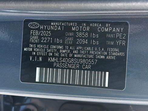 Used 2025 Hyundai Elantra SEL FWD image 12