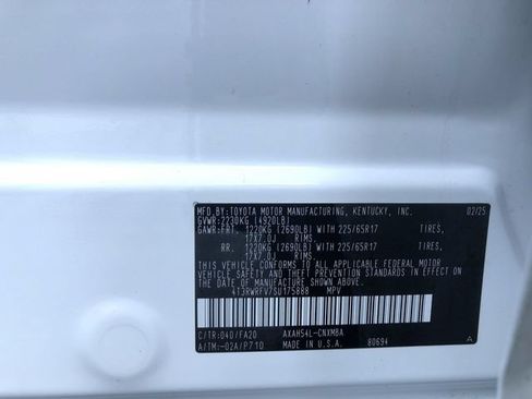 Used 2025 Toyota RAV4 XLE AWD/4WD image 34