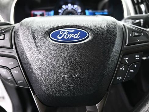 Used 2021 Ford Edge SE image 31