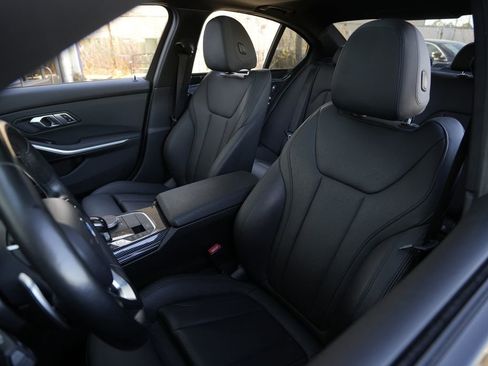 Used 2021 BMW 330i xDrive Sedan w/ Convenience Package image 16