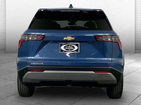 Used 2025 Chevrolet Equinox LT FWD image 3