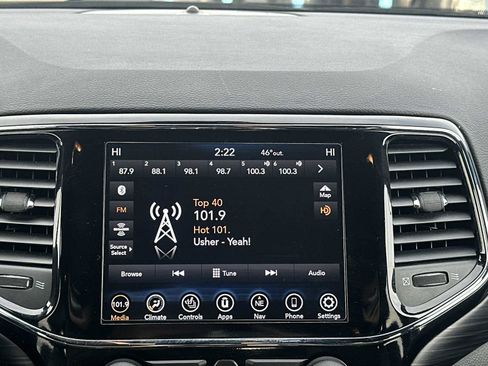 Used 2020 Jeep Grand Cherokee Altitude image 12