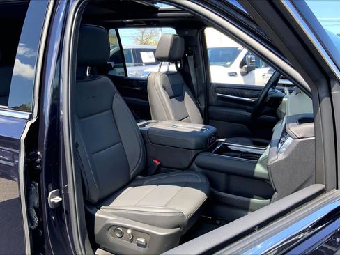 Used 2023 GMC Yukon Denali w/ Max Trailering Package AWD/4WD image 7