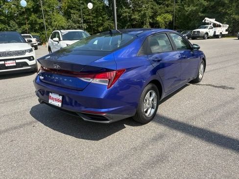 Used 2023 Hyundai Elantra SE w/ Preferred Accessory Package FWD image 22