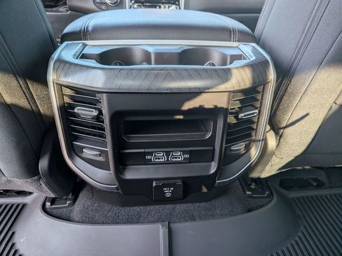 Used 2025 RAM 1500 Big Horn AWD/4WD image 34