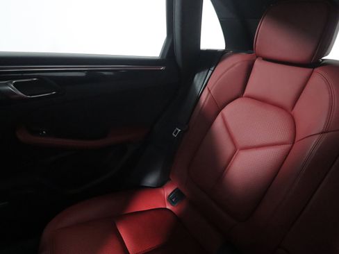 Certified 2019 Porsche Macan S AWD/4WD image 15