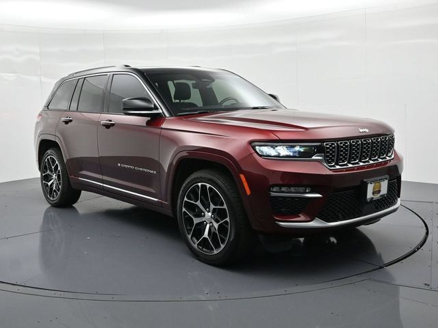 Used 2025 Jeep Grand Cherokee Summit AWD/4WD image 4