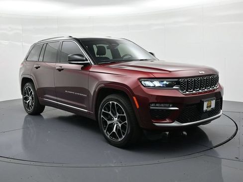 Used 2025 Jeep Grand Cherokee Summit AWD/4WD image 4