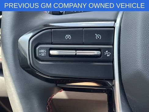 Used 2025 Chevrolet Colorado Z71 w/ Technology Package AWD/4WD image 24