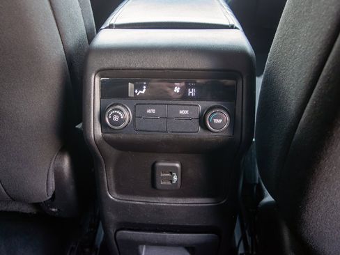 Used 2019 GMC Acadia SLE image 28