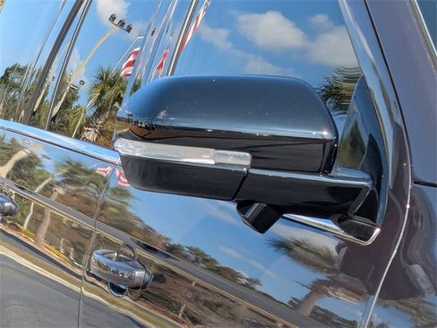 Used 2024 Ford Expedition Limited image 10