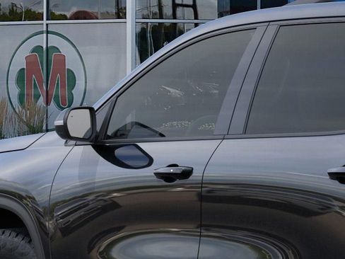 New 2026 Chevrolet Traverse Z71 w/ Driver Confidence Package image 12