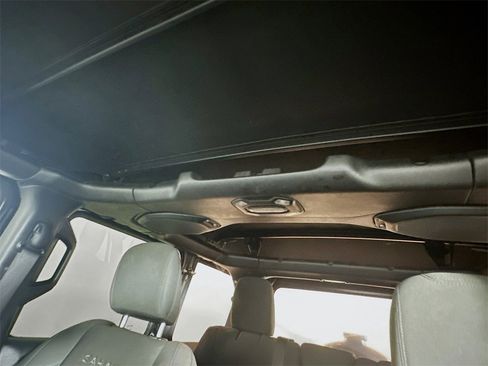 Used 2018 Jeep Wrangler Unlimited Sahara image 21