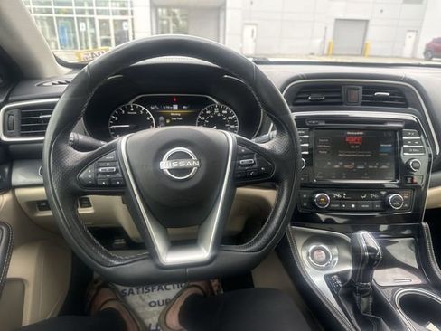 Used 2023 Nissan Maxima Platinum w/ Sport Mat Group FWD image 11