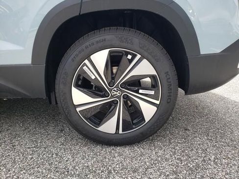 New 2026 Volkswagen Taos SE AWD/4WD image 12