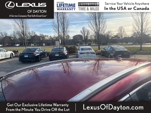 Used 2023 Toyota Venza XLE image 10