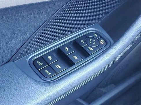 Certified 2025 Porsche Panamera image 20
