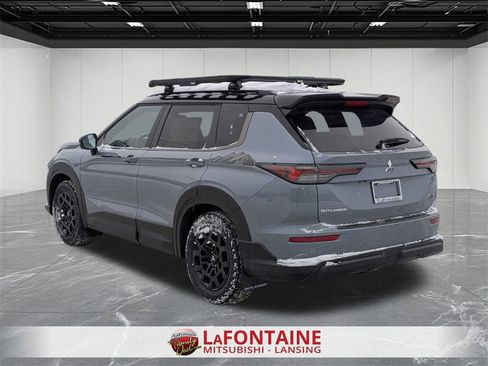 New 2026 Mitsubishi Outlander Trail Edition image 3