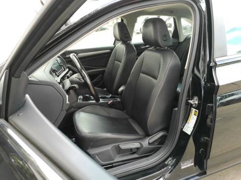Used 2019 Volkswagen Jetta SE FWD image 6