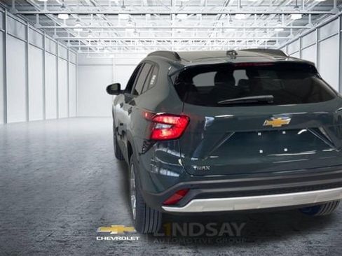 New 2026 Chevrolet Trax LT w/ Driver Confidence Package FWD image 8