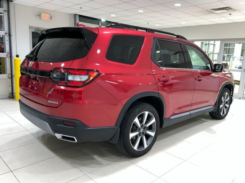 Used 2023 Honda Pilot Touring image 10